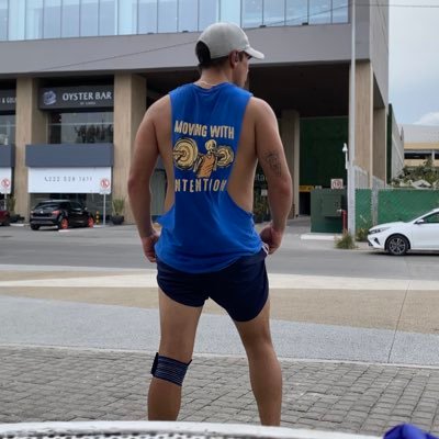 El movimiento + que ejercicio es un lenguaje
El cuerpo habla🏃🏽♂️la mente traduce🧬 el alma entiende🔥
👨🏽⚕️MFD I 🎓Neurociencia 💪🏽🧠🫀 in #healthfi🏥 I ✝