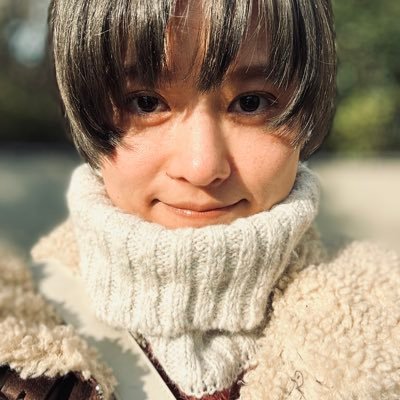 少省エネ生活。| コロナ禍以降暇なので @hisashi_moves に教わりながら運動経験なしで倒立を始めた。低燃費で片手倒立練習中。🇮🇳滞在中。