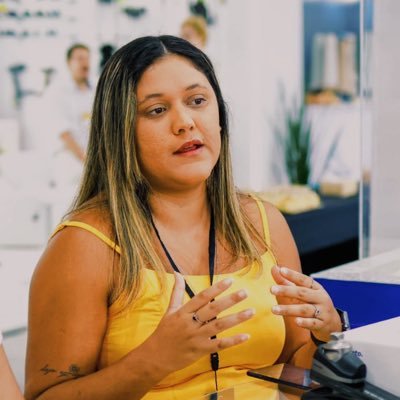 Jornalista e Colunista do @OPovo 📰 | Futebol cearense, feminino e Botafogo | Leitora de romance | Viva a América Latina!