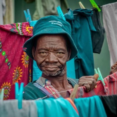 042illuminati's profile picture. aloof