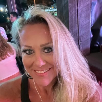 Cherrylici42072's profile picture. One fantasy, or more, at a time.