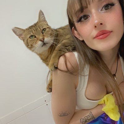 hot girl online. rinse, repeat. she/her, 18+, minors DNI, blm. 10 $ for dm reply, c*sh *pp/vnmo is salsawater, include ur username lol (not on OF)