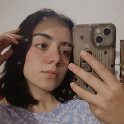 Intento de escritora con dolores de alma constantes.