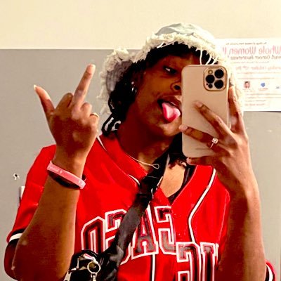 25. Pisces ♓️ Dog Mom 🐾 Teacher 🍎 Memphis State Alumna ‘21 ✨