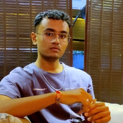 curlypixels_'s profile picture. UX Designer | Shaping seamless digital experiences with purpose | Designing practical solutions for everyday challenges