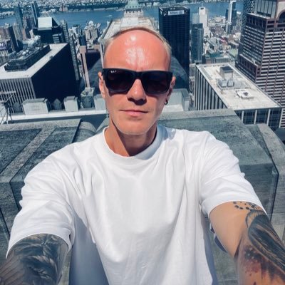 To the borders and beyond. Co-Founder at DDG + some more ventures 🧑💻 Regularly do kick-ass sports stuff