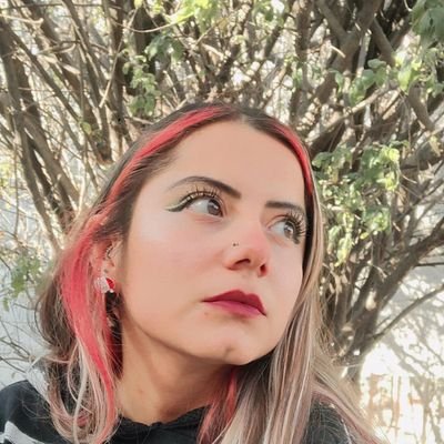 La única diferencia entre la belleza y el miedo, es la inteligencia.