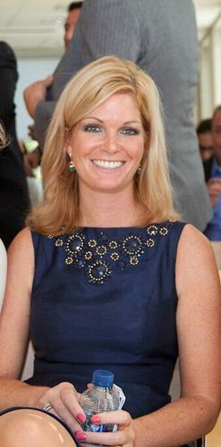 PriscillavandeP's profile picture. Global Business Development Director EY @ Huawei Technologies
/New technologies/AI developments/Foodie 🍜/Wine♥️/travel/ Asia/horseriding at my beloved horse 🐴