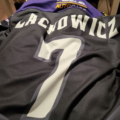 xnyjj's profile picture. 