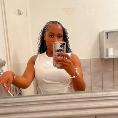 Kamz_tee's profile picture. Biko did say “ I Write What I like” ✊🏾