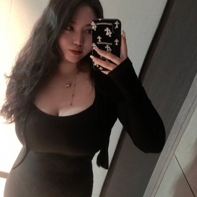165/65/25y謝謝你們支持我的推特 也謝謝你們喜歡看我分享 因為沒錢才會兼職 不偷 不搶 不騙賺錢我覺得都可以被尊重 想約會可以直接私信我💋