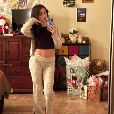 bethaniemya's profile picture. going nowhere in particular