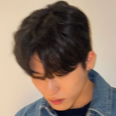 Salah satu dari bnyknya orng yg pengen ketemu @treasuremembers ♡