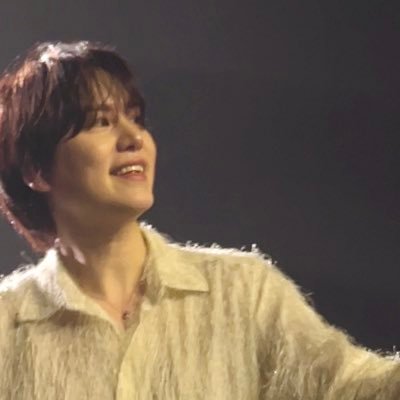 2n살 부산 규피터 / 오로지 규현이로 가득한 삶의 낙 / 우리집🐶👉🏻@GaemGyu / #규현아_사랑해 / 규의 보라알+(내가 좋아하는) 노랑=검정🖤