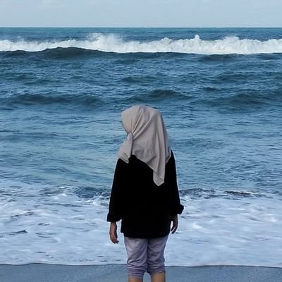 blackcurra_nt's profile picture. butuh someone to talk | fangirling 🖤