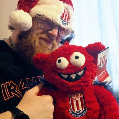 Just a man who plays games, watches films and chats shit about football (Stoke City in particular)