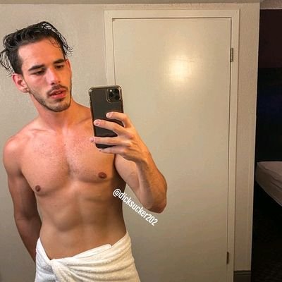 gabrieldavon62's profile picture. Dm honey 🌈
I know you're out there🍆💪🌈