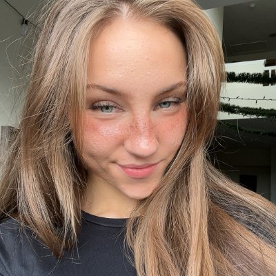 Sweet, sassy, & always classy 💕 Exclusive content queen 👑 18+ fun just a click away—Visit my OF page , it's free 👇 💌