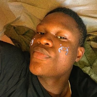 21, 🇳🇬 & yorùbá | unilorite; pursuing mbbs | storyteller & eclectic reader | words in: @brittlepaper, @poetrypotion @AkpataMagazine etc.