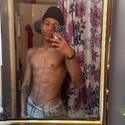unfortunately… i think i’m the shit 🤷🏽♂️ • back up @privplxt0 • customs on ⬇️ • https://t.co/hiRSOOSXZi
