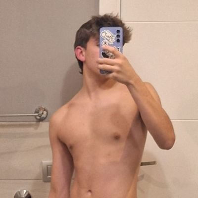 Weirdo_zippo's profile picture. odio a mi manager no me deja fumar ni tener novios (lo hago a escondidas)