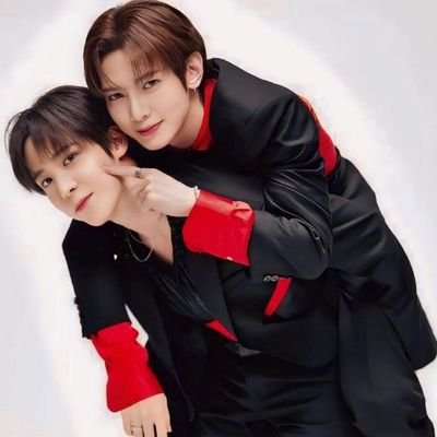 Updates dos idols @acenotofscotts_ & @my_beam_u integrantes do Lovesick Boys, Seventeen e EXO