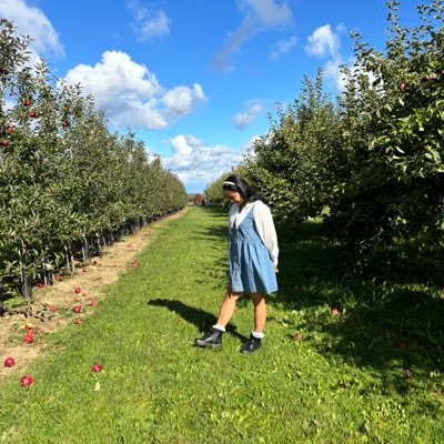 simplyroselynne's profile picture. 💜 Plannergirl • Crafter • Vlogger • Fashion & Lifestyle YouTuber • Business E-mail: simplyroselynne@gmail.com 💜🇵🇭