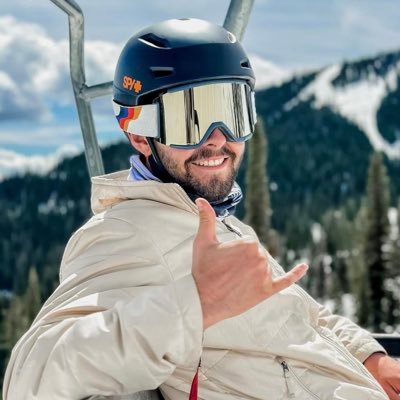 JustinJame29187's profile picture. 26 y/o real estate investor musician 🎻 land development, storage owner, burnt out flipper