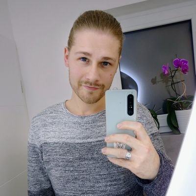 NikHalliwell's profile picture. Here to save your day. 🌎