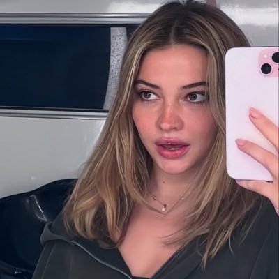 patrri0's profile picture. saw louis x5!! ◟̽◞̽♡ fan account