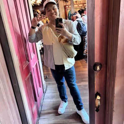 UxBoop's profile picture. resident gamer up at crackhead hours~