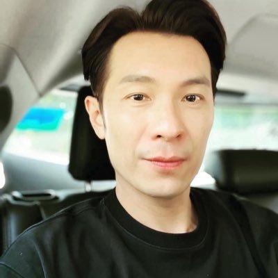 PeterHan897391's profile picture. Lover of Nature, Books and Adventures.