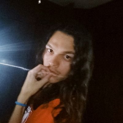 18y/o, canceriano, 1,64 de altura, PANSEXUAL e de bem com a vida ksksksk