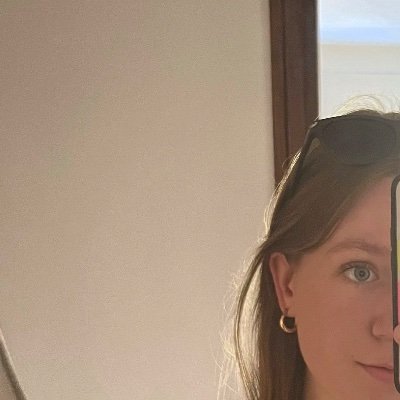 elena778335's profile picture. 