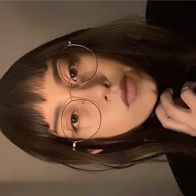 _ValeLealmnzno_'s profile picture. I’m a dinosaur 🦕 | una tía que no sabe twittear