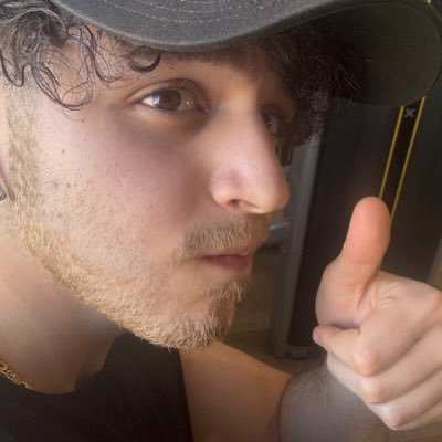 Anthonytahan_'s profile picture. me