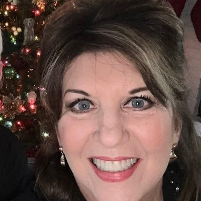 amyhoyt13's profile picture. Wife-Mom-Mema-Retired News Anchor