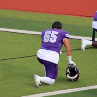 Nelson University | CO 2028 | 6’0 | 260lbs | GPA 3.4 | C/LG/RG |