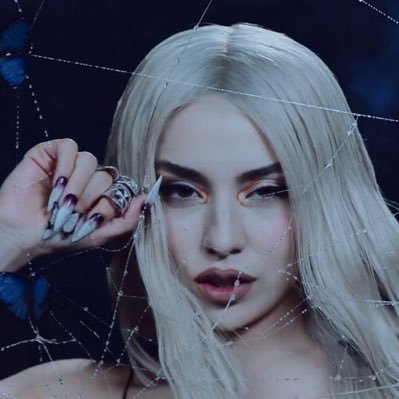 3verytimeIcry's profile picture. 𝘞𝘩𝘦𝘯 𝘵𝘩𝘦 𝘵𝘦𝘢𝘳𝘴 𝘴𝘵𝘢𝘳𝘵 𝘵𝘰 𝘧𝘢𝘭𝘭, 𝘐'𝘮 𝘤𝘢𝘵𝘤𝘩𝘪𝘯' 𝘵𝘩𝘦𝘮 𝘢𝘭𝘭