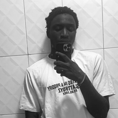 fola_sbz's profile picture. As e dey go