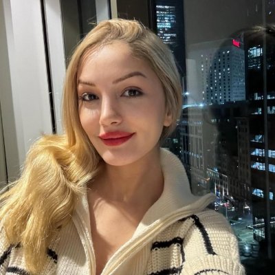 🚀 Lyra | 1/1 Artist 🪶| Ai Artist | NFT Collector & Creator | Blockchain | Traveler