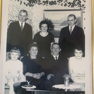 HoeyrupH's profile picture. Født som dansk statsborger. Ødelæggelse af danske familier for at fjerne økonomisk værdi