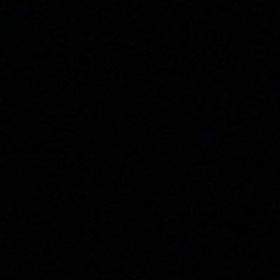 whoisthat003's profile picture. 😩