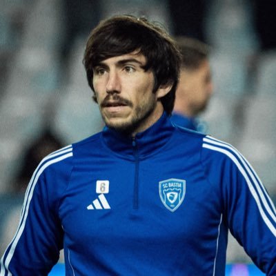 @SCBastia sin’à l’ultimu soffiu. Amoureux du ⚽️ et de Bastia. #SfidàCresceBattesi ⚔️