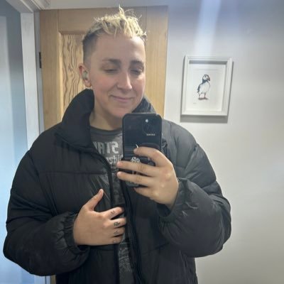 sophiecraggss's profile picture. cars, rugby and nonsense