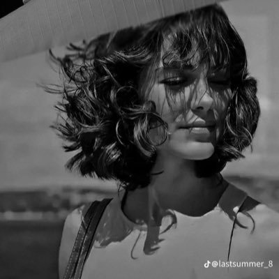 حتى وإن اقسموا بالبقاء لا تثق بهم. 𝒆𝒗𝒆𝒏 𝒊𝒇 𝒕𝒉𝒆𝒚 𝒔𝒘𝒆𝒂𝒓 𝒕𝒐 𝒔𝒕𝒂𝒚 𝒅𝒐𝒏'𝒕 𝒕𝒓𝒖𝒔𝒕 𝒕𝒉𝒆𝒎
