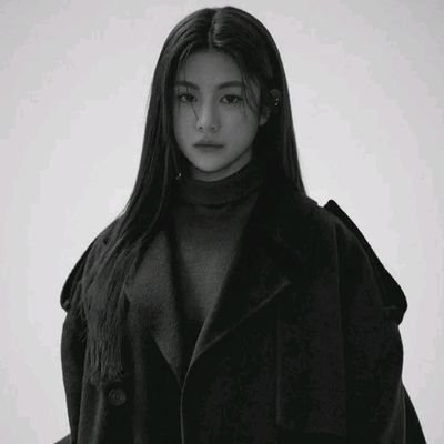 __keyos's profile picture. She is Chaós, personified.