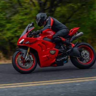 v4_rev's profile picture. ATX 📍 | Chasing Apexes | Ducati Panigale V4S 🏍️