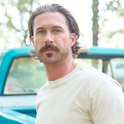 🦆Singer/Songwriter🦆Hunter/Outdoorsman🦆Alabama to Nashville🦆My new album Don't Mind If I Do is out now.