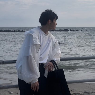 音楽、日本が好きです。音楽は特に春茶さん。お話好きな方なのでよければ仲良くしていただけると嬉しいです!